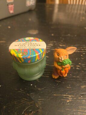 Avon Trinkets (Cream sachet, Bunny)